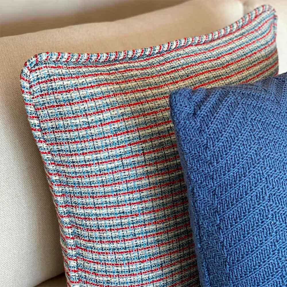 CAPA DE ALMOFADA DE TWEED VERMELHA E AZUL 50X50 CM