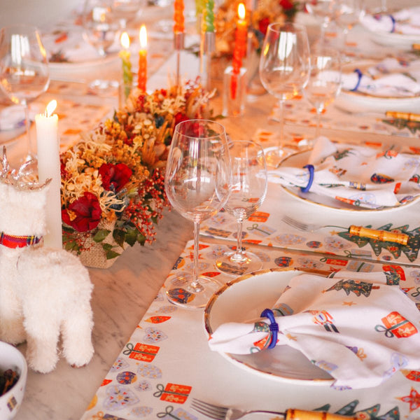 Jogo americano de Natal combinado com guardanapo de linho em mesa posta natalina - Lolahome