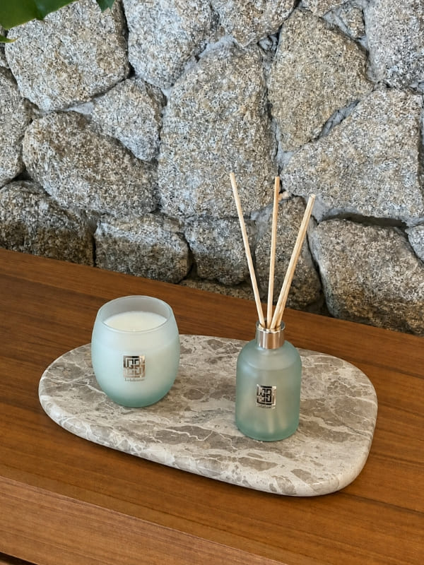 Tábua de mármore oval irregular natural 30cm - Lolahome