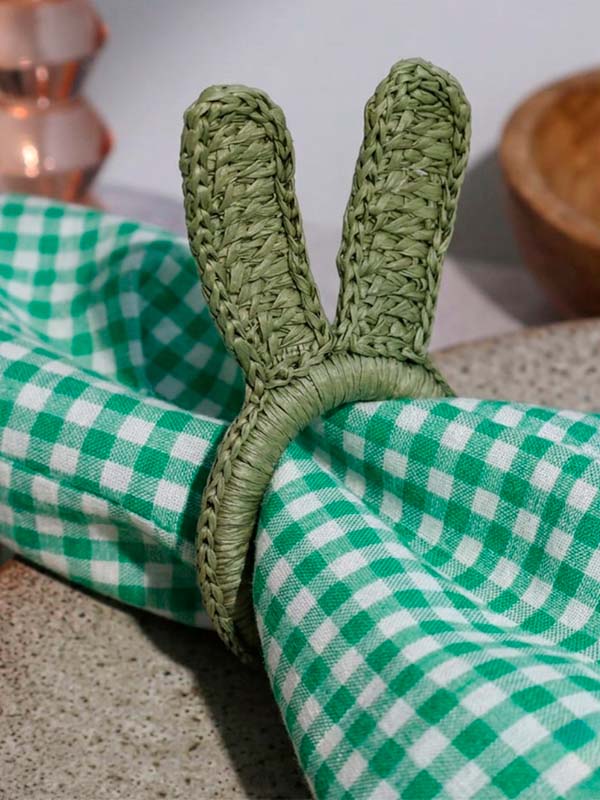 Porta guardanapo coelho tramado verde em fibras naturais - Lolahome