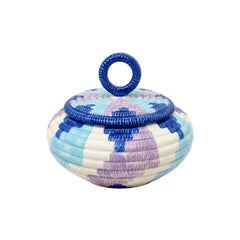 Caixa em cerâmica Ikat azul e roxo 19cm sobre bancada decorada