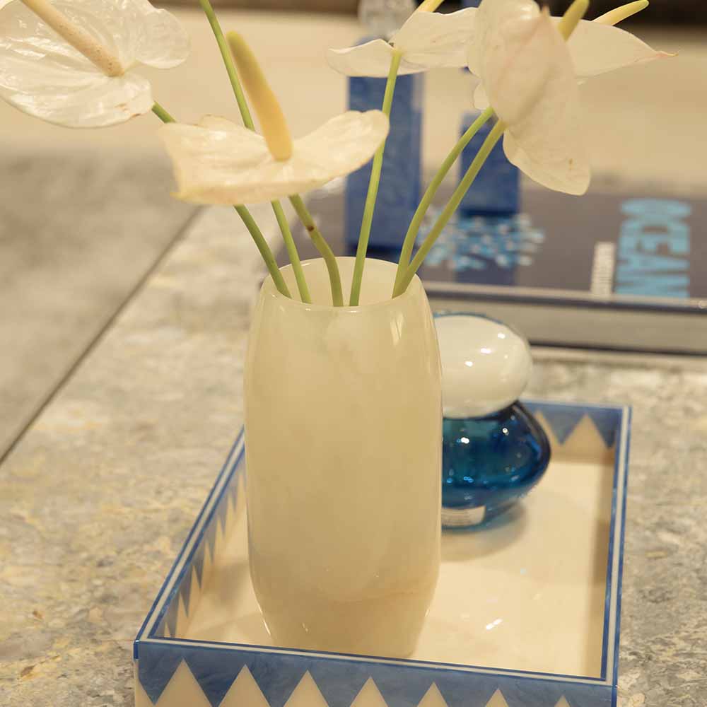 Vaso Onix Cilíndrico decorando mesa posta – Lolahome