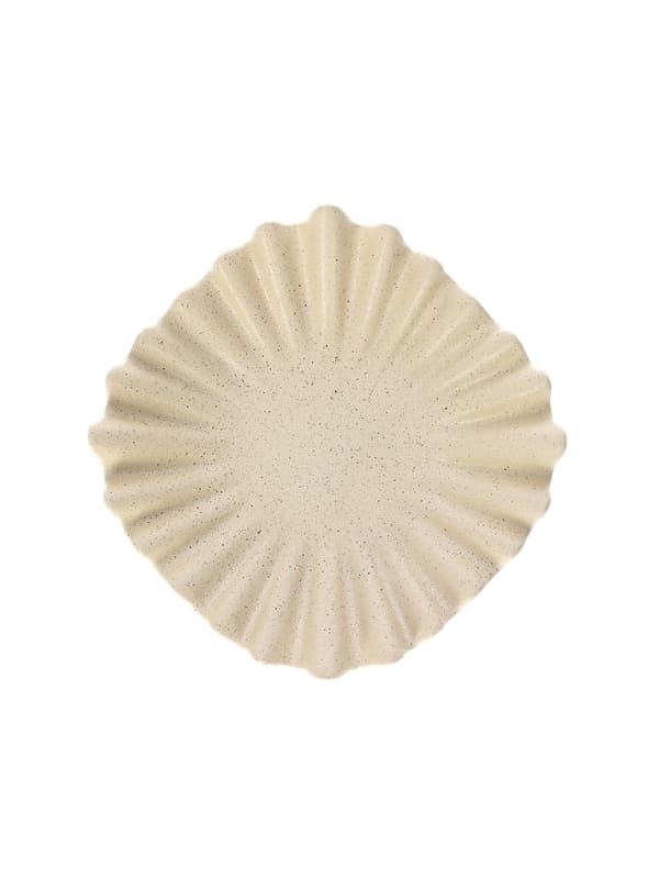 Centro de mesa em resina Shell marfim, detalhe da textura e acabamento artesanal