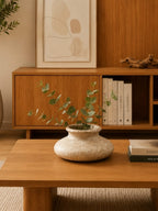 Vaso baixo escultural em pedra sabão natural, 11cm de altura, cor cinza, peça artesanal única para decoração – Lolahome