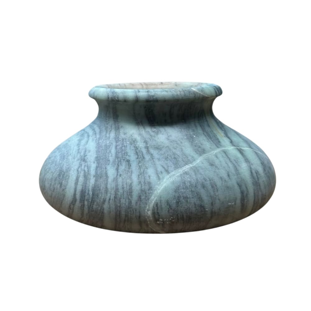 Vaso baixo escultural em pedra sabão natural, vista lateral, 11cm, cor cinza – Lolahome
