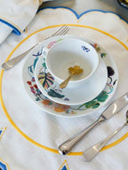 Prato de sobremesa Flowerscape – detalhe da estampa floral em porcelana – Lolahome