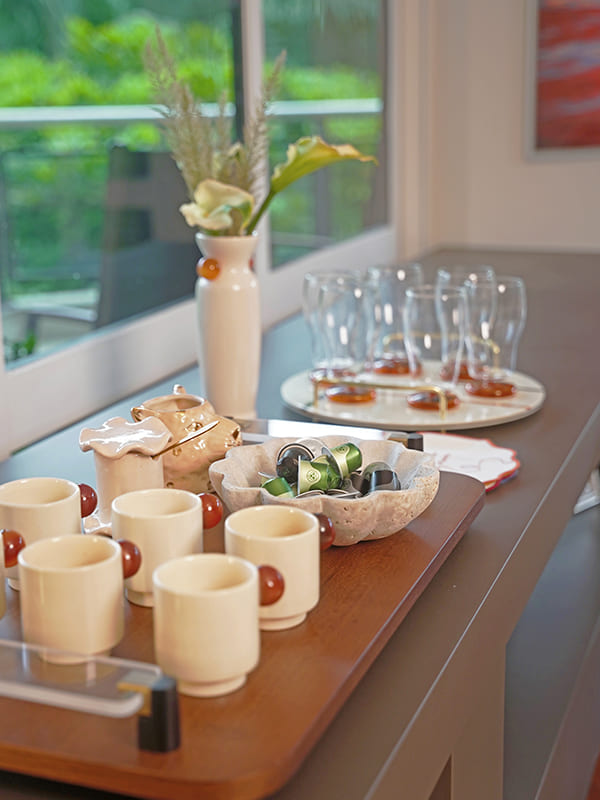 Copo de vidro Margot âmbar – foto ambiente estilo demi – Lolahome