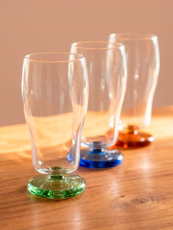Copo Margot de vidro com base azul 650ml - Lolahome