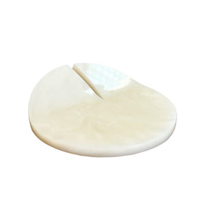 Mesa de jantar decorada com descanso de talher disco acrílico branco Lolahome
