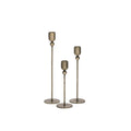 Set de 3 castiçais de metal dourado em alturas P, M e G — design clean para decoração de interiores