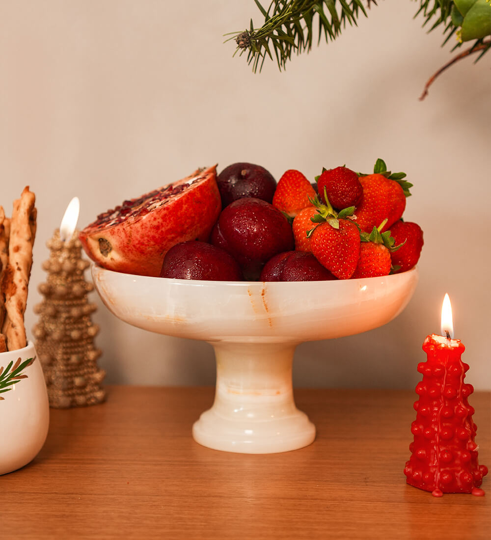Prato alto de ônix 25cm em composição de mesa posta - Coleção Ônix Lolahome