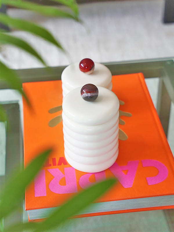 Pote de cerâmica artesanal com ágata – detalhe como organizador – Lolahome	
