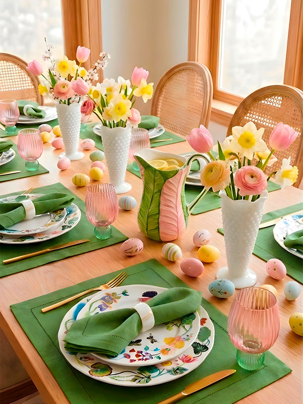 VASO EM OPALINA BRANCA COM ALTO RELEVO VINTAGE 24CM