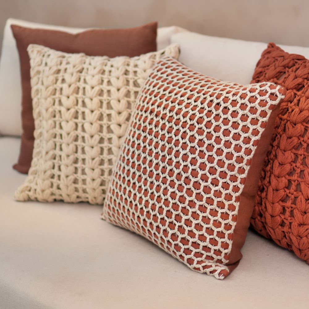 CAPA DE ALMOFADA TRICOT MANUAL TRANÇA  NATURAL 50X50CM
