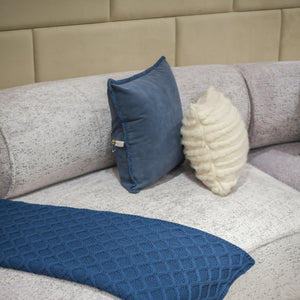 CAPA DE ALMOFADA CAMURÇA NATURAL TRANÇAS AZUL MARINHO 50X50 CM