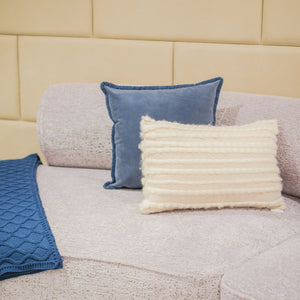 CAPA DE ALMOFADA CAMURÇA NATURAL TRANÇAS AZUL MARINHO 50X50 CM