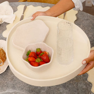 BANDEJA LACA TEXTURA MARFIM G 38X41CM