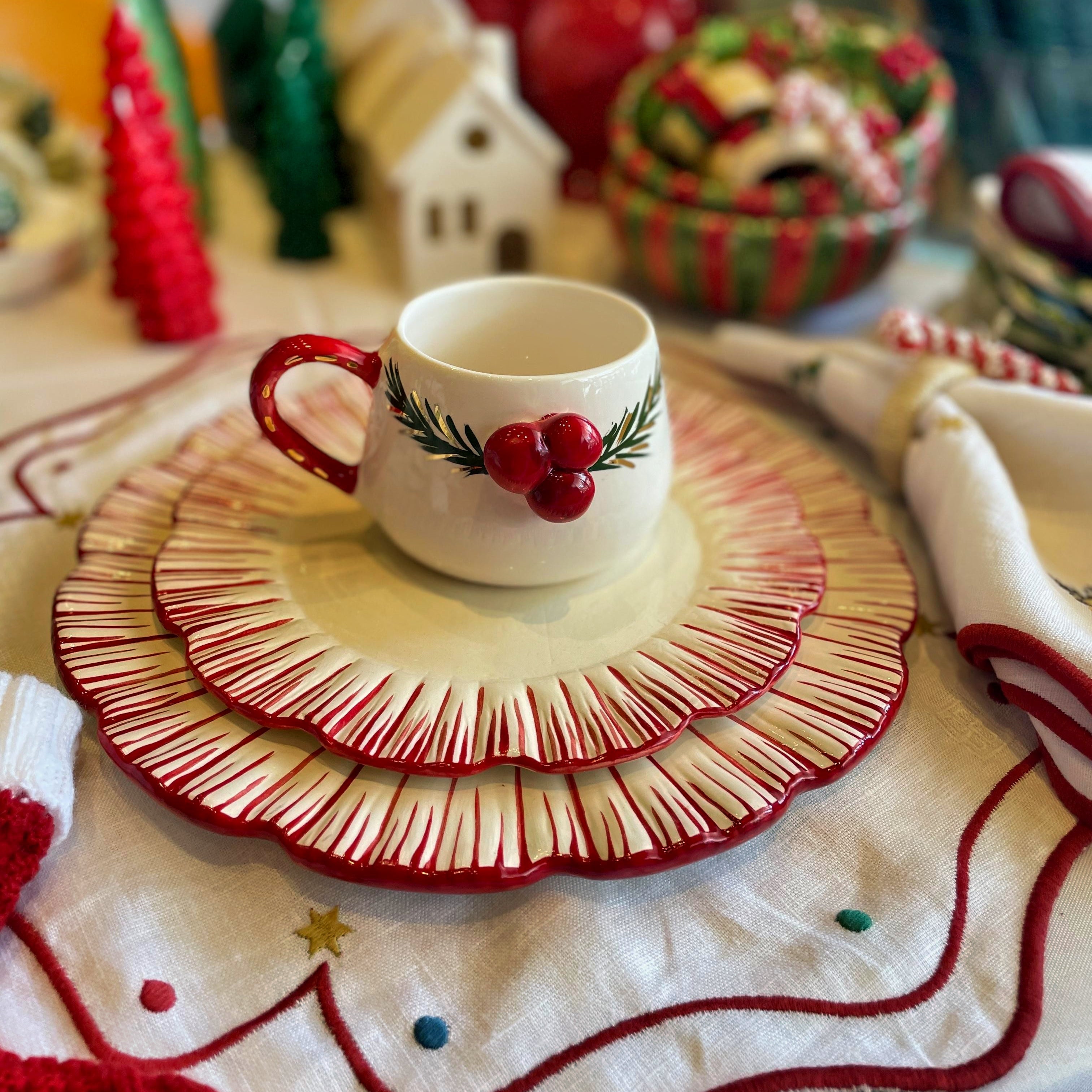 CANECA DE CERÂMICA FEITA À MÃO AZEVINHOS NATAL 360ML