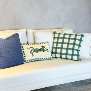 CAPA DE ALMOFADA TAPEÇARIA CHESS VERDE E AZUL 50X50 CM