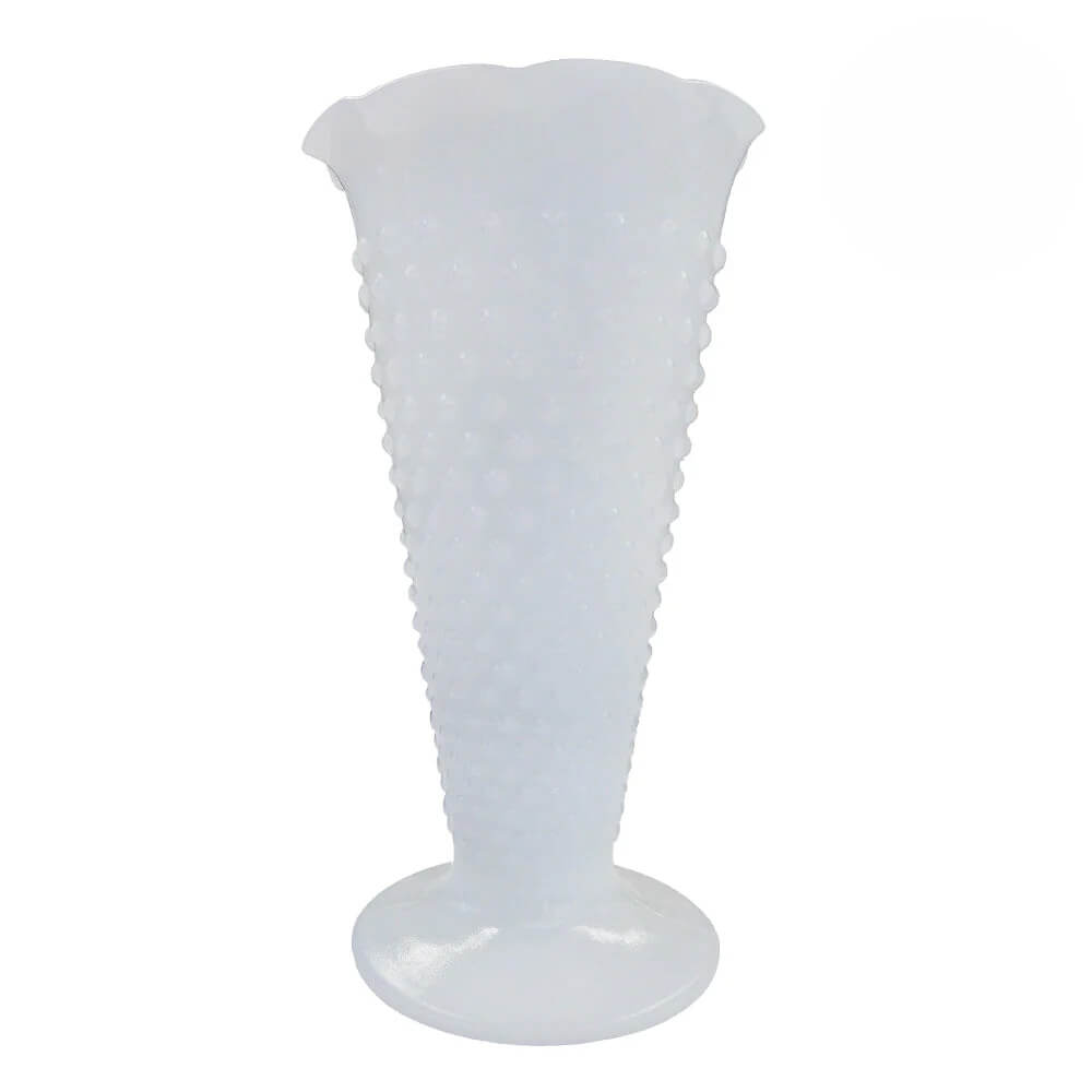 VASO EM OPALINA BRANCA COM ALTO RELEVO VINTAGE 24CM