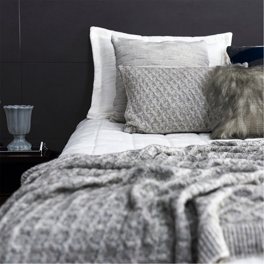 CAPA DE ALMOFADA TRICOT PLUS BLOCOS CINZA 50X50 CM