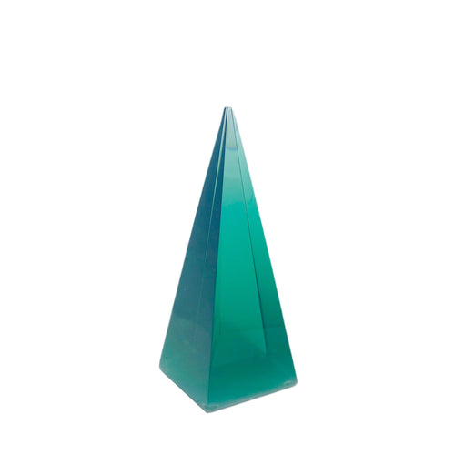 PIRÂMIDE DE RESINA VERDE P 18 CM