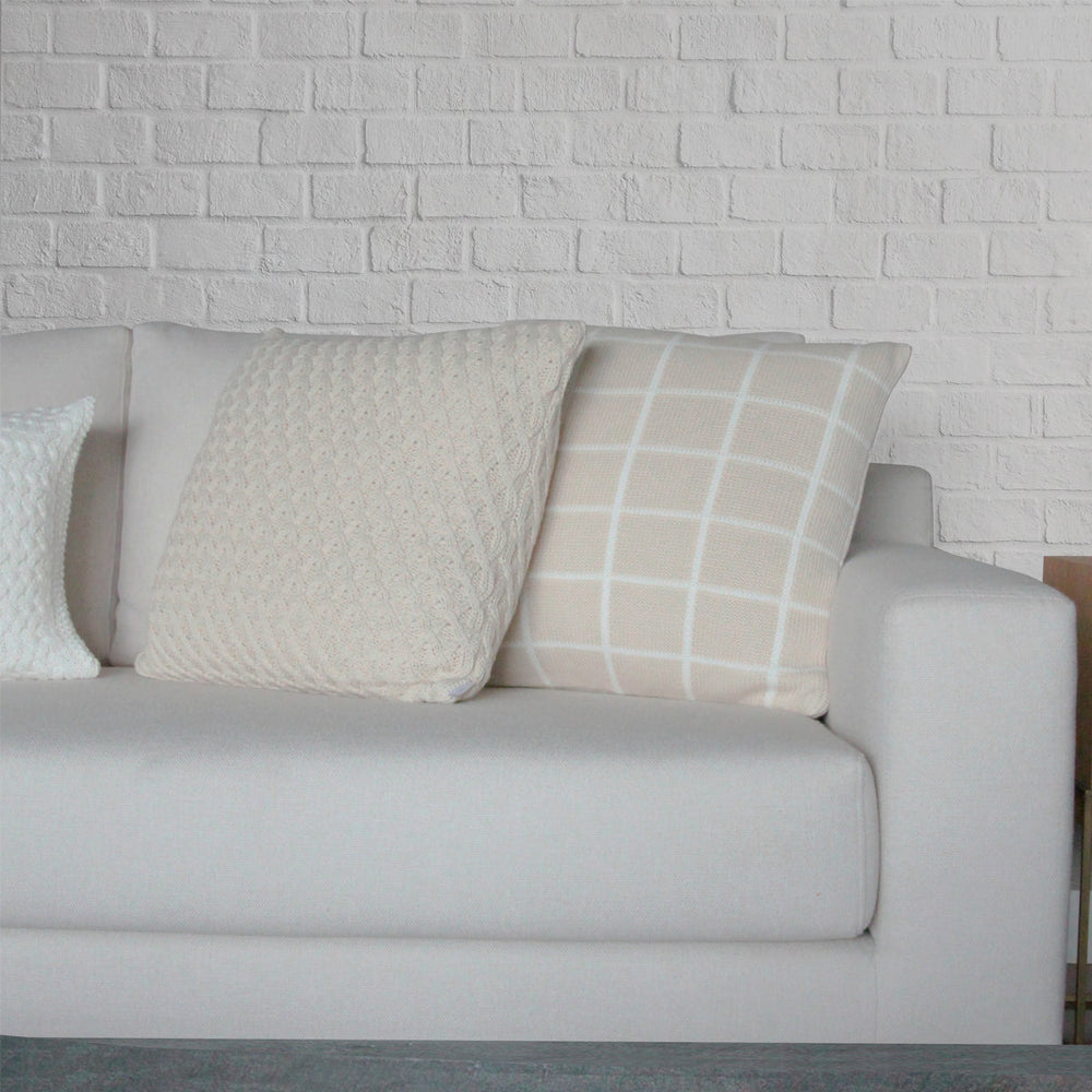 CAPA DE ALMOFADA TRICOT PLUS LOSANGOS BEGE 50X50