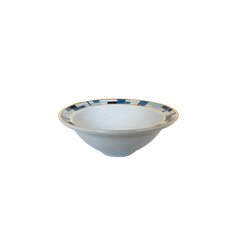 Bowl redondo de porcelana branca da coleção Gold Déco, apresentando um acabamento sofisticado com design clean e atemporal. A peça possui tamanho de 14 x 7 (h) cm, sendo um produto autoral Lolahome desenvolvido no Brasil, ideal para servir com estilo e compor uma mesa posta chic e versátil.