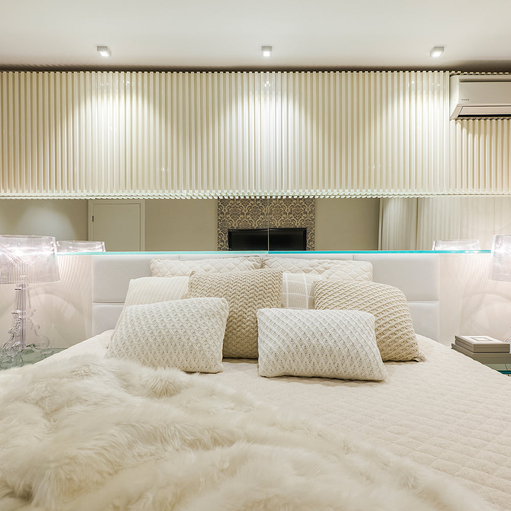 CAPA DE ALMOFADA TRICOT PLUS RISCA DE GIZ  BEGE 50X50 CM