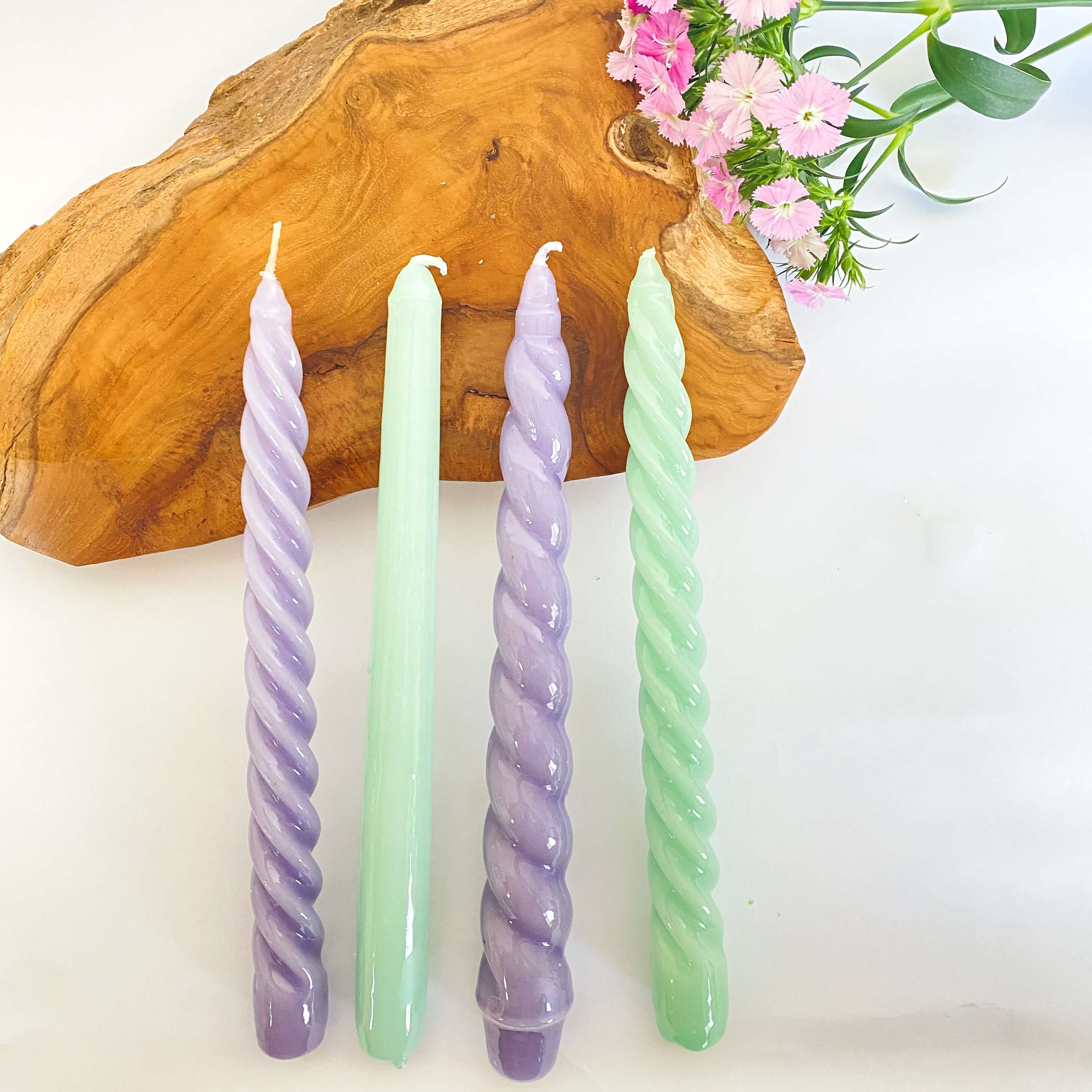 VELAS PARA CASTIÇAL TWIST LILÁS 25 CM - 02 UNIDADES