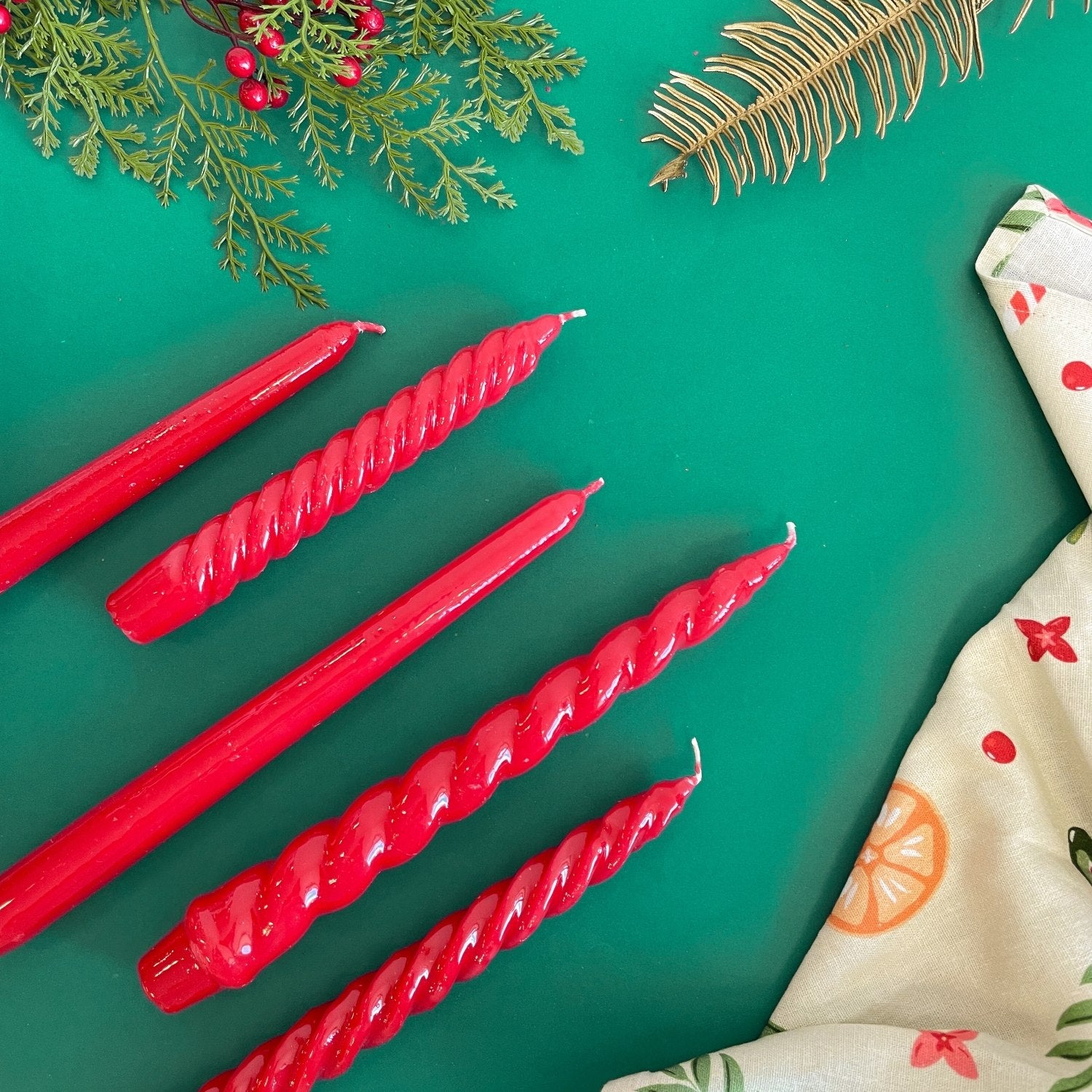 VELAS PARA CASTIÇAL TWIST VERMELHO 25 CM - 02 UNIDADES